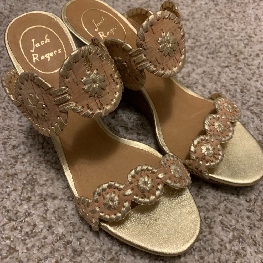 Brand new Jack Rogers gold wedges